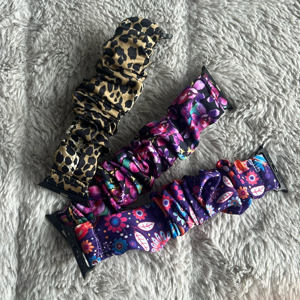 Apple Watch Band Scrunchie, 3, Never used, Elastic Solo Loop Bands Women